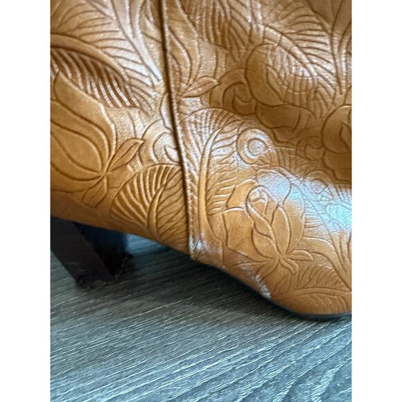 Vintage Brown Embossed Leather Ankle Boots – Size 9M - Picture 4 of 10